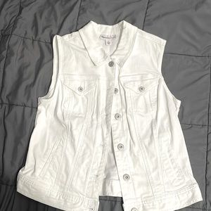 This is a white denim vest. The brand is Style&Co.DENIM. It is a medium.